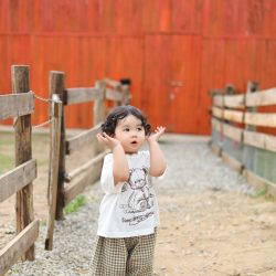 Kid with T-shirt